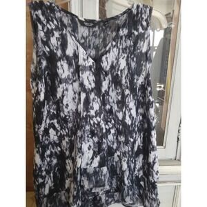 Simply Vera Wang multi layer sheer  sleeveless  watercolor blackwhite top size S